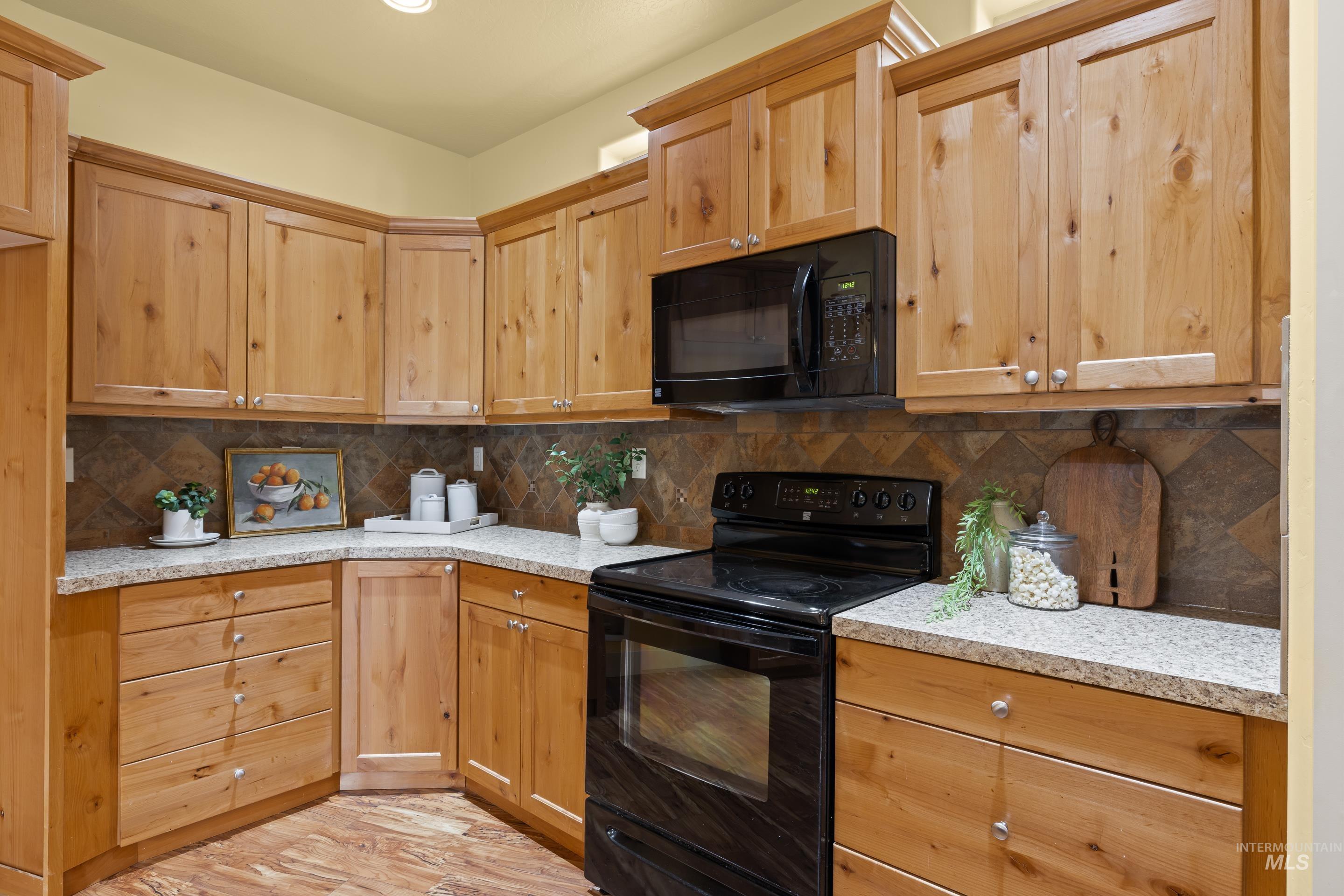 986 E Winding Creek Dr