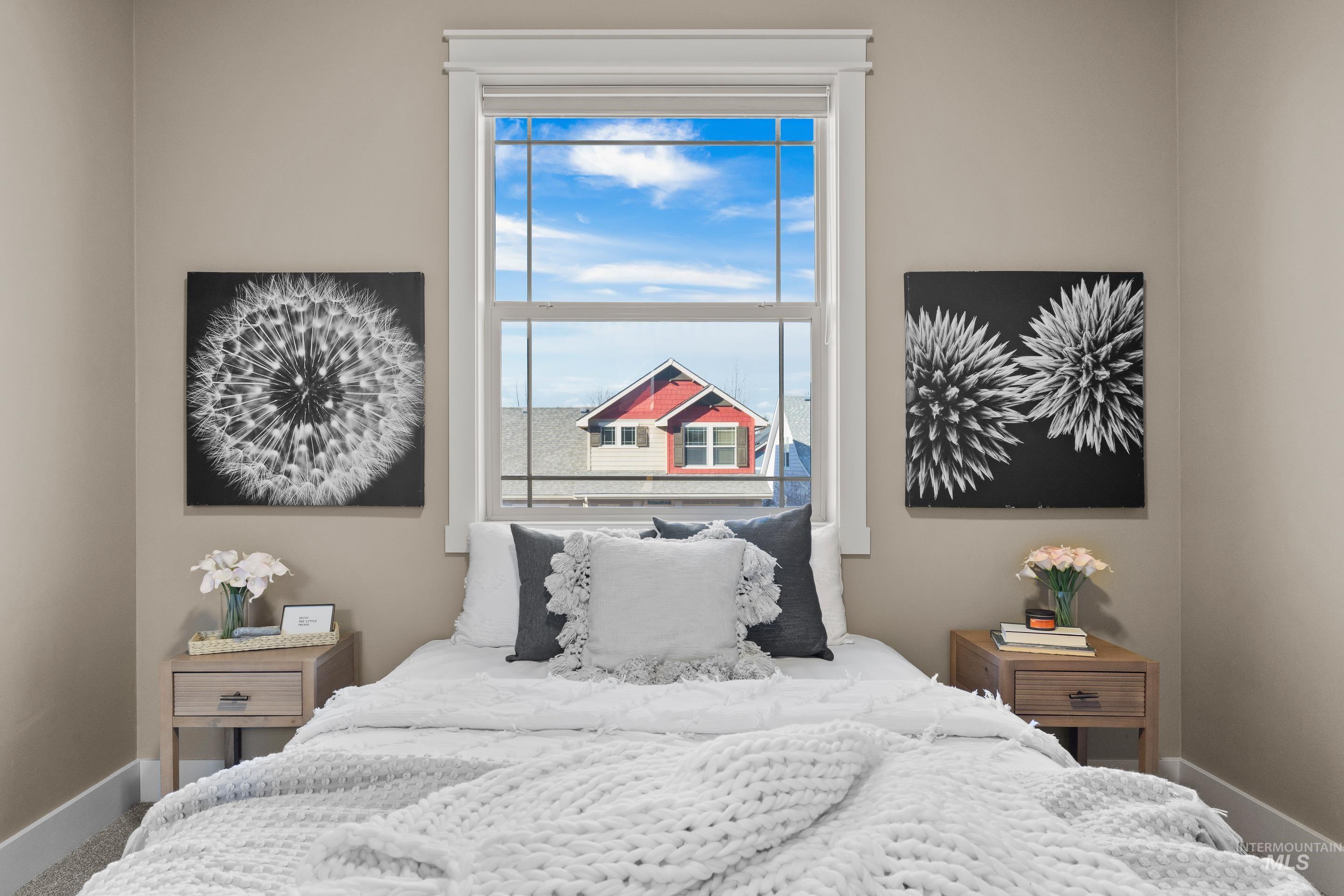 986 E Winding Creek Dr