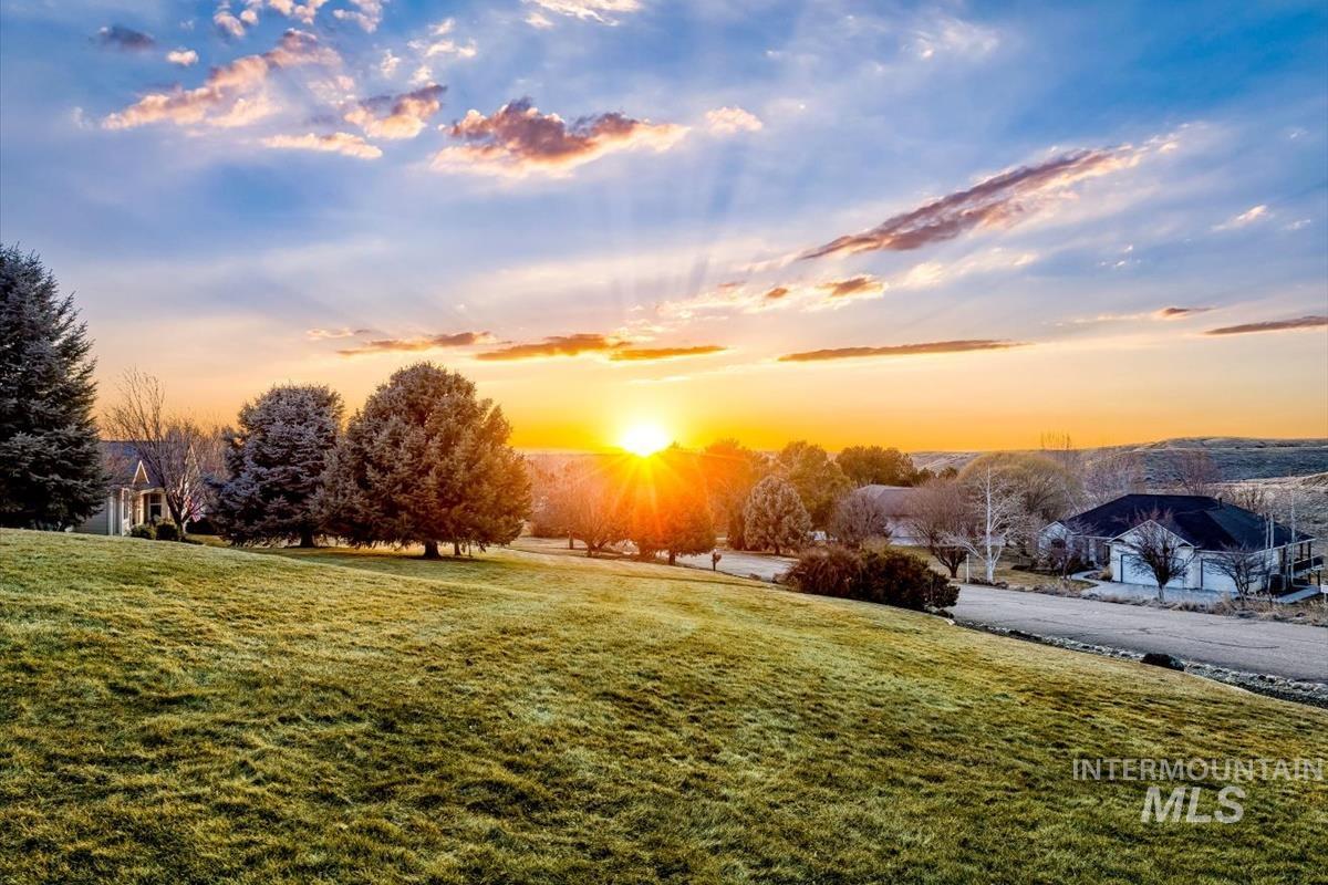 9367 W W Hills Gate Drive