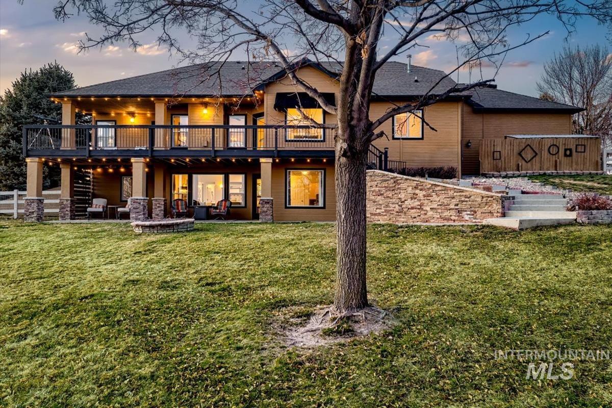 9367 W W Hills Gate Drive