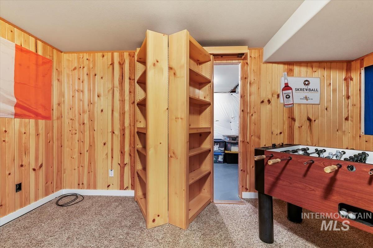 3135 S Black Cat Rd.