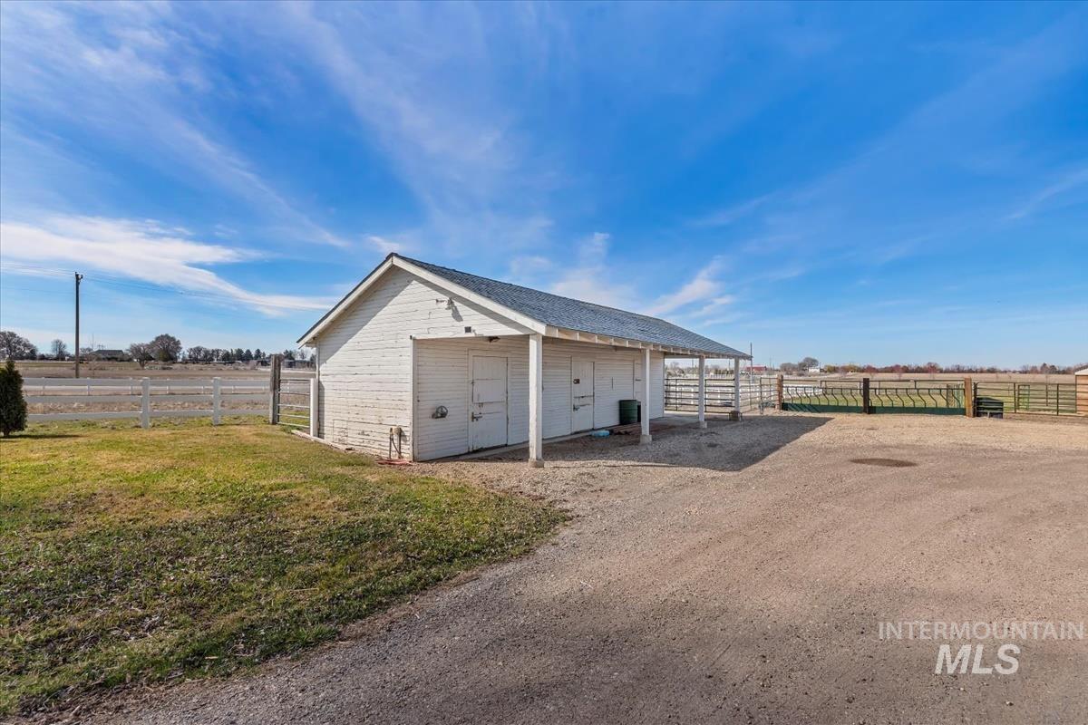 3135 S Black Cat Rd.