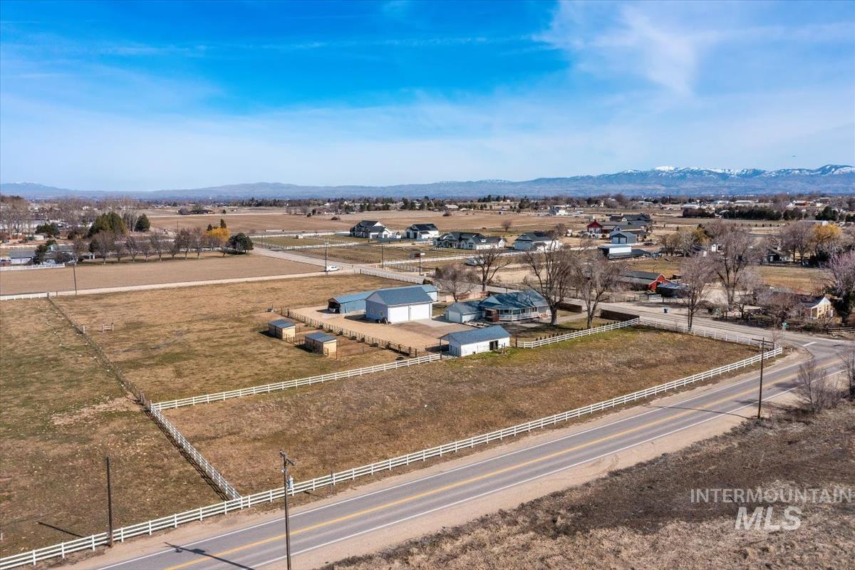 3135 S Black Cat Rd.