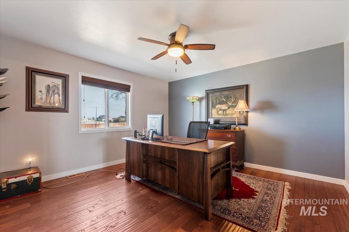 3135 S Black Cat Rd.