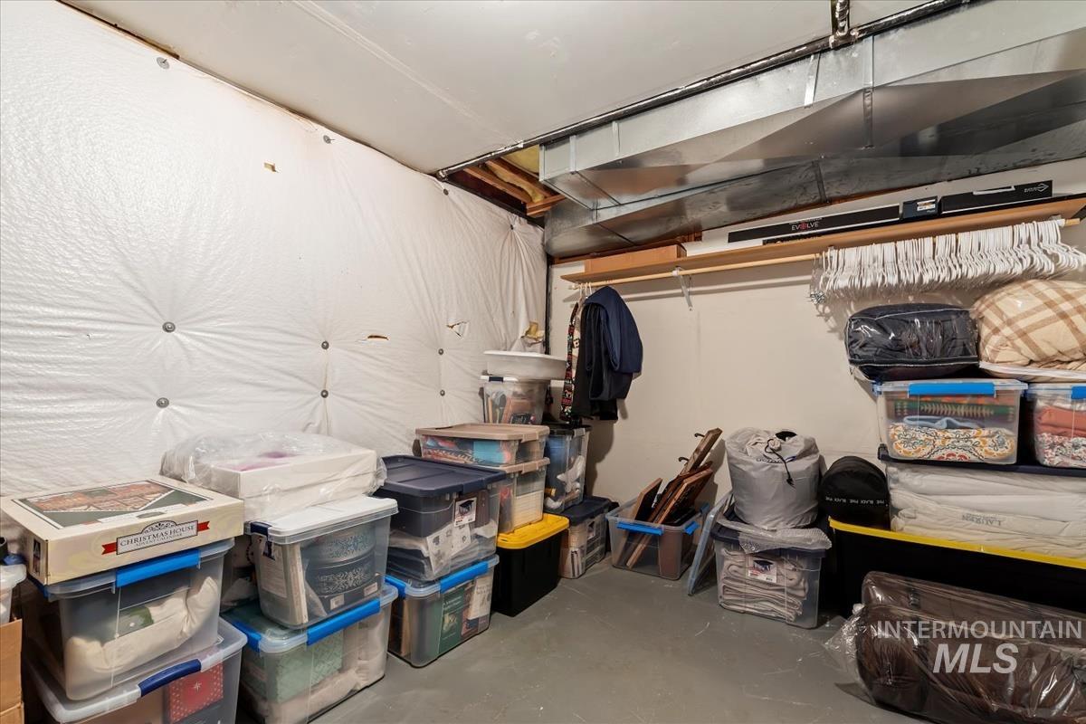 3135 S Black Cat Rd.