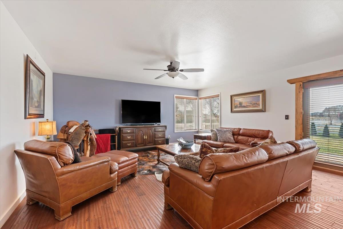 3135 S Black Cat Rd.