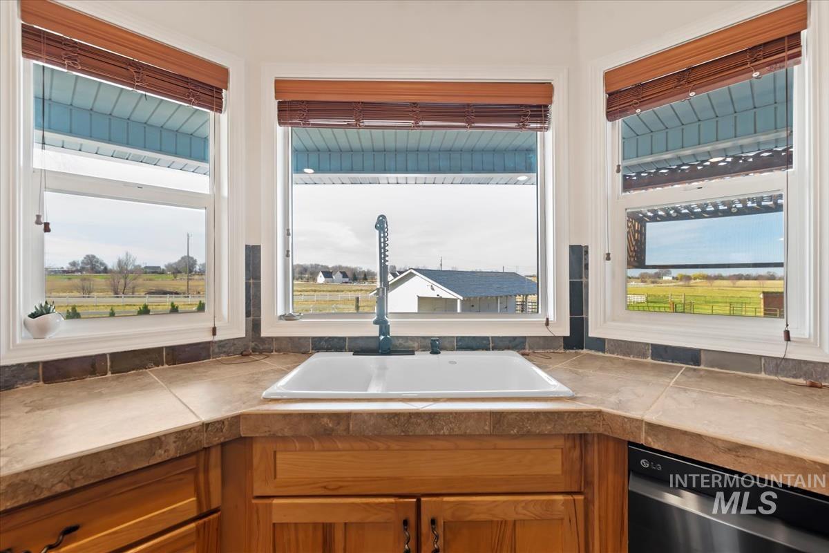 3135 S Black Cat Rd.