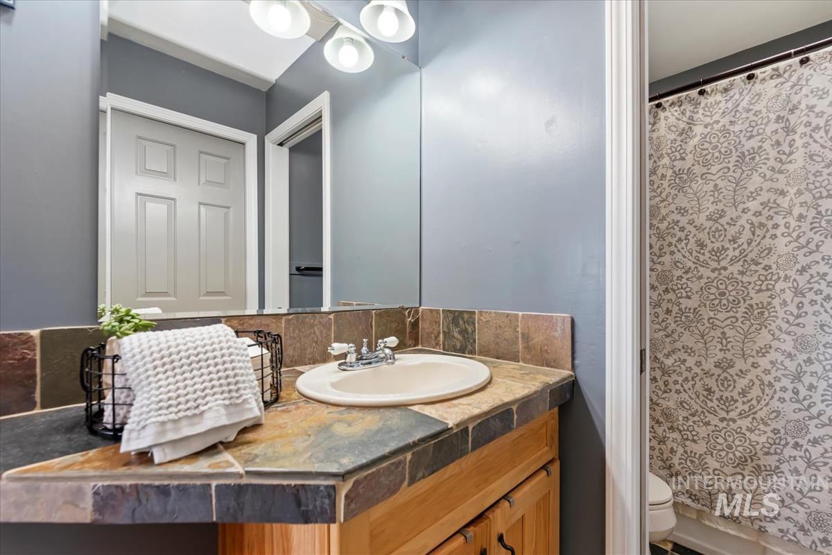 3135 S Black Cat Rd.