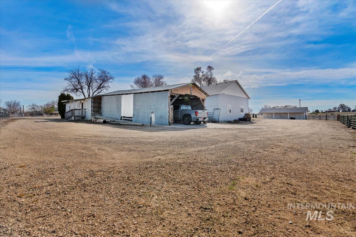 3135 S Black Cat Rd.