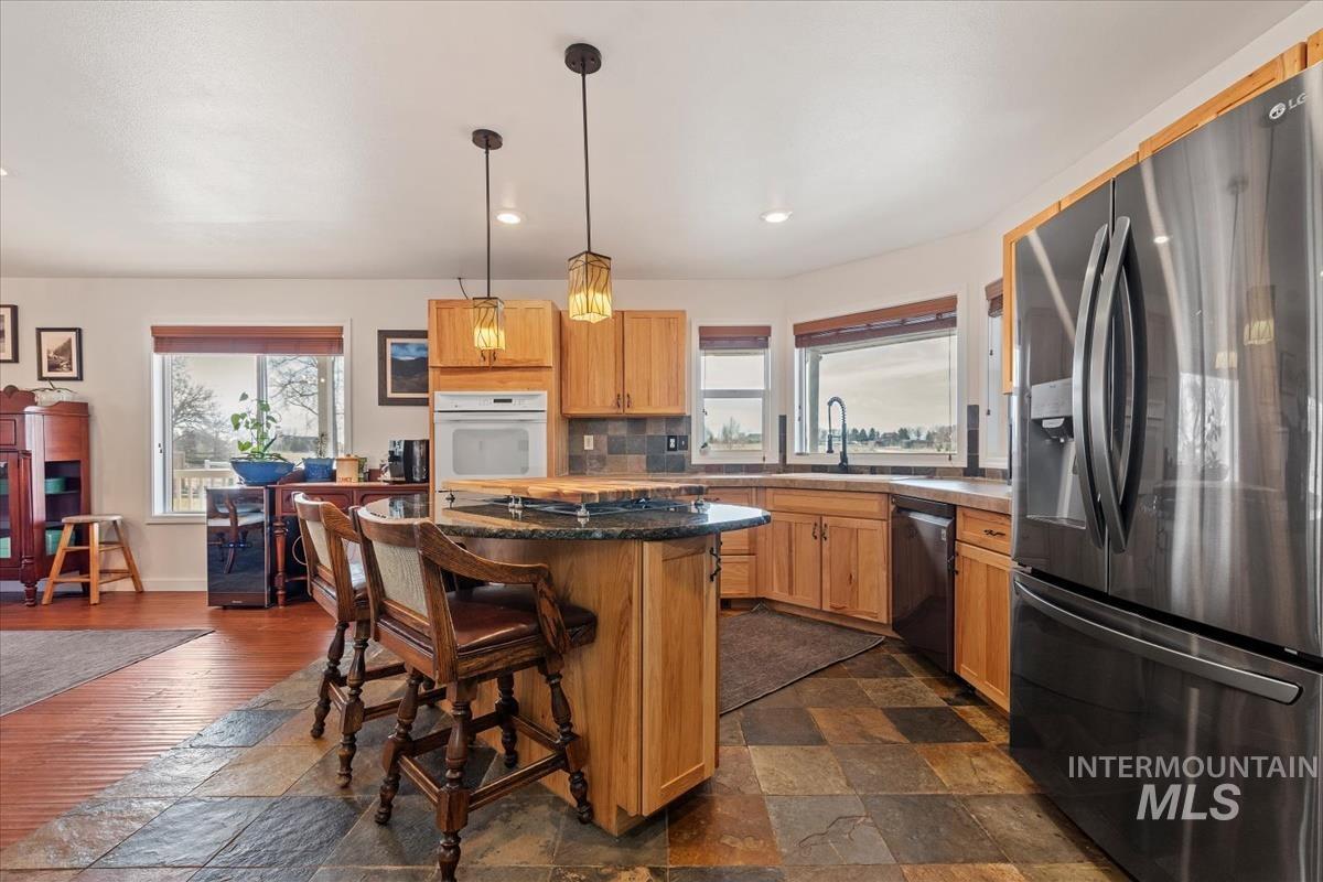 3135 S Black Cat Rd.