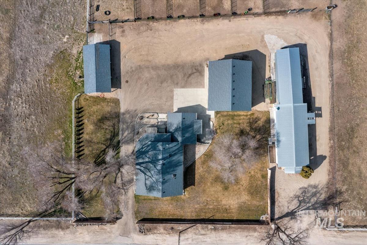 3135 S Black Cat Rd.