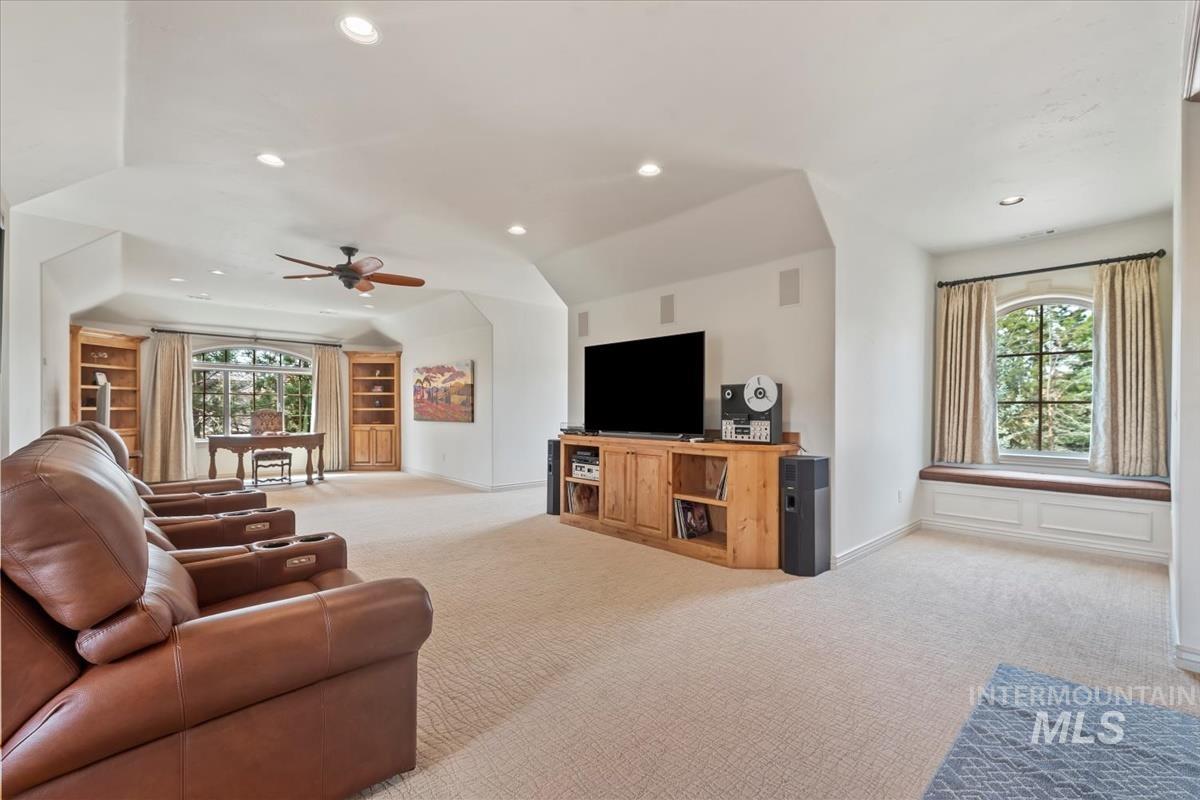 1092 W Shearwater Ln