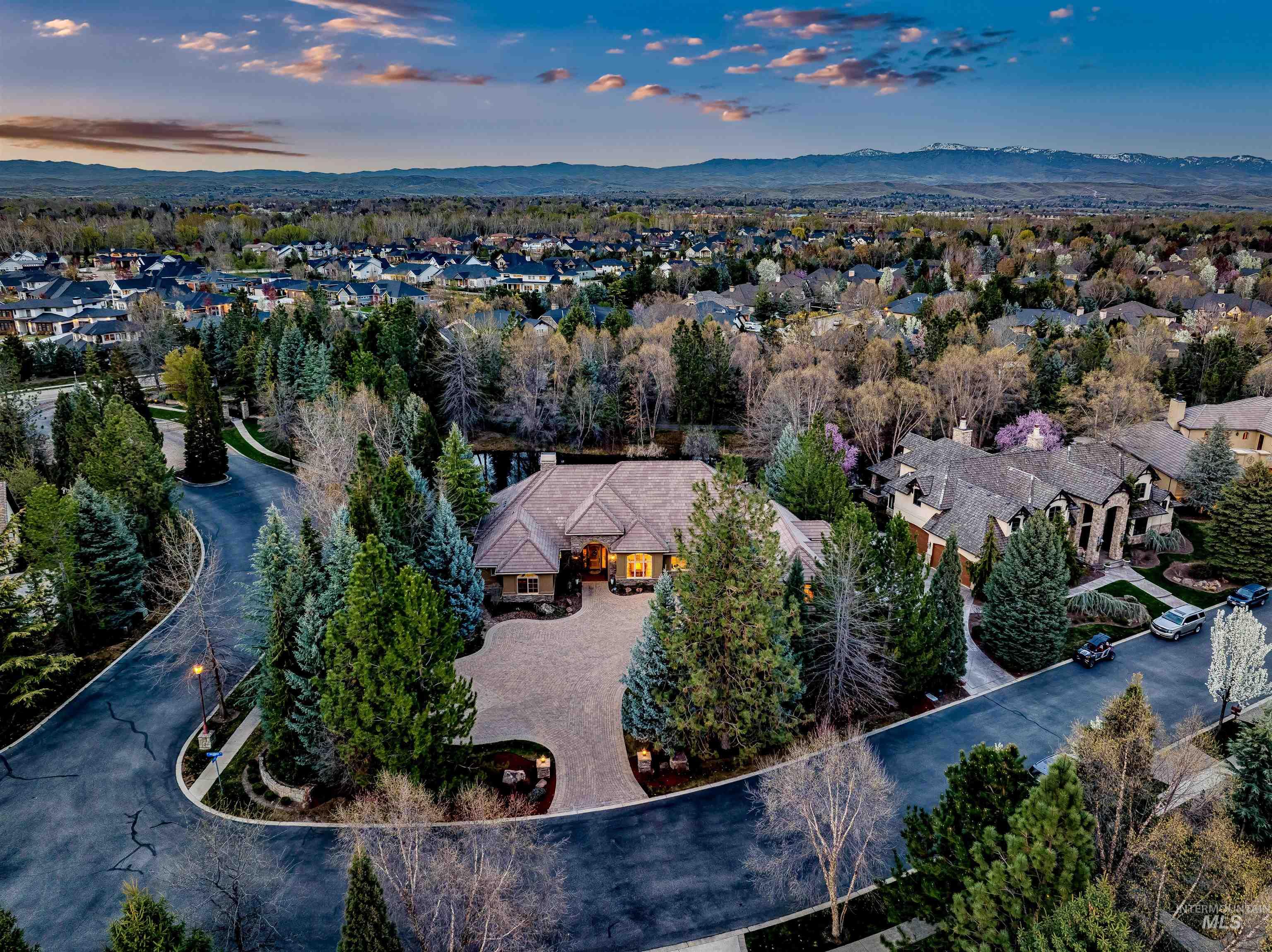 1092 W Shearwater Ln