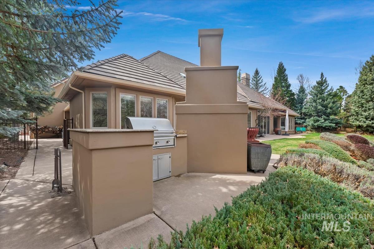 1092 W Shearwater Ln