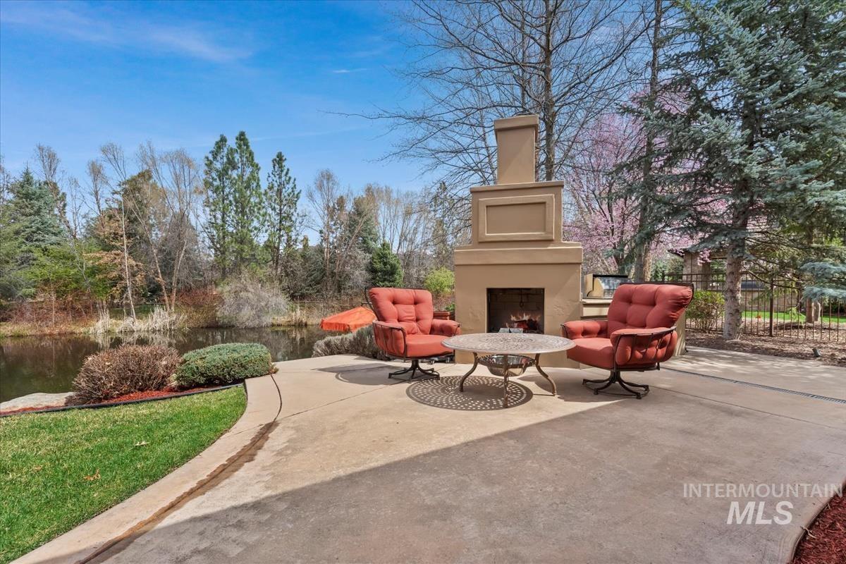 1092 W Shearwater Ln