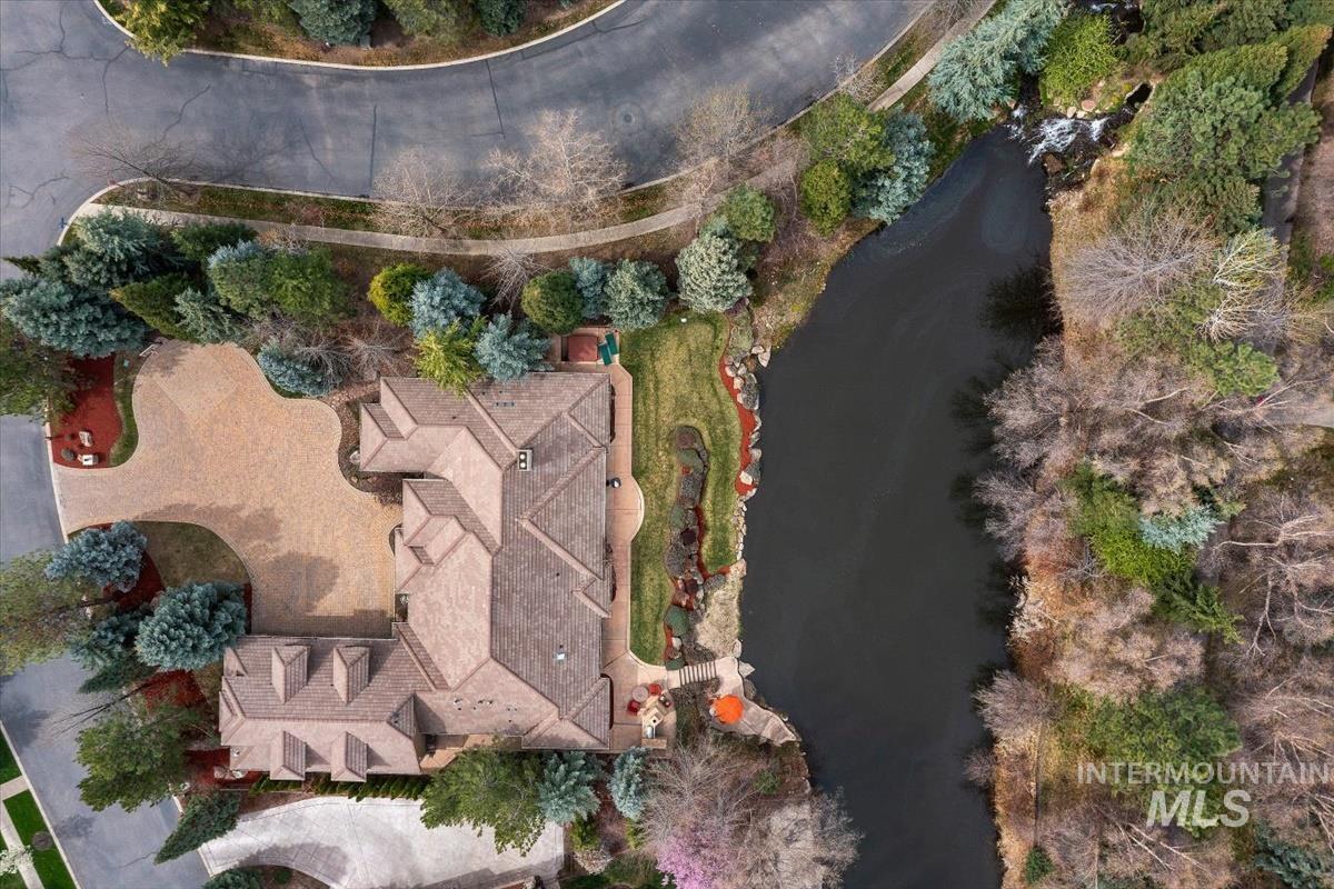 1092 W Shearwater Ln