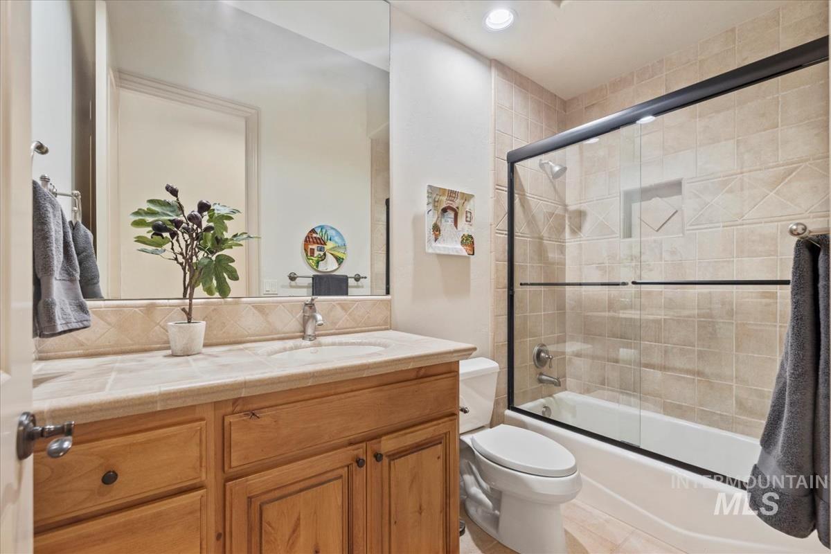 1092 W Shearwater Ln