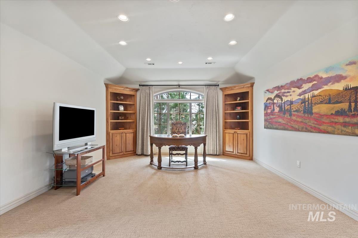 1092 W Shearwater Ln