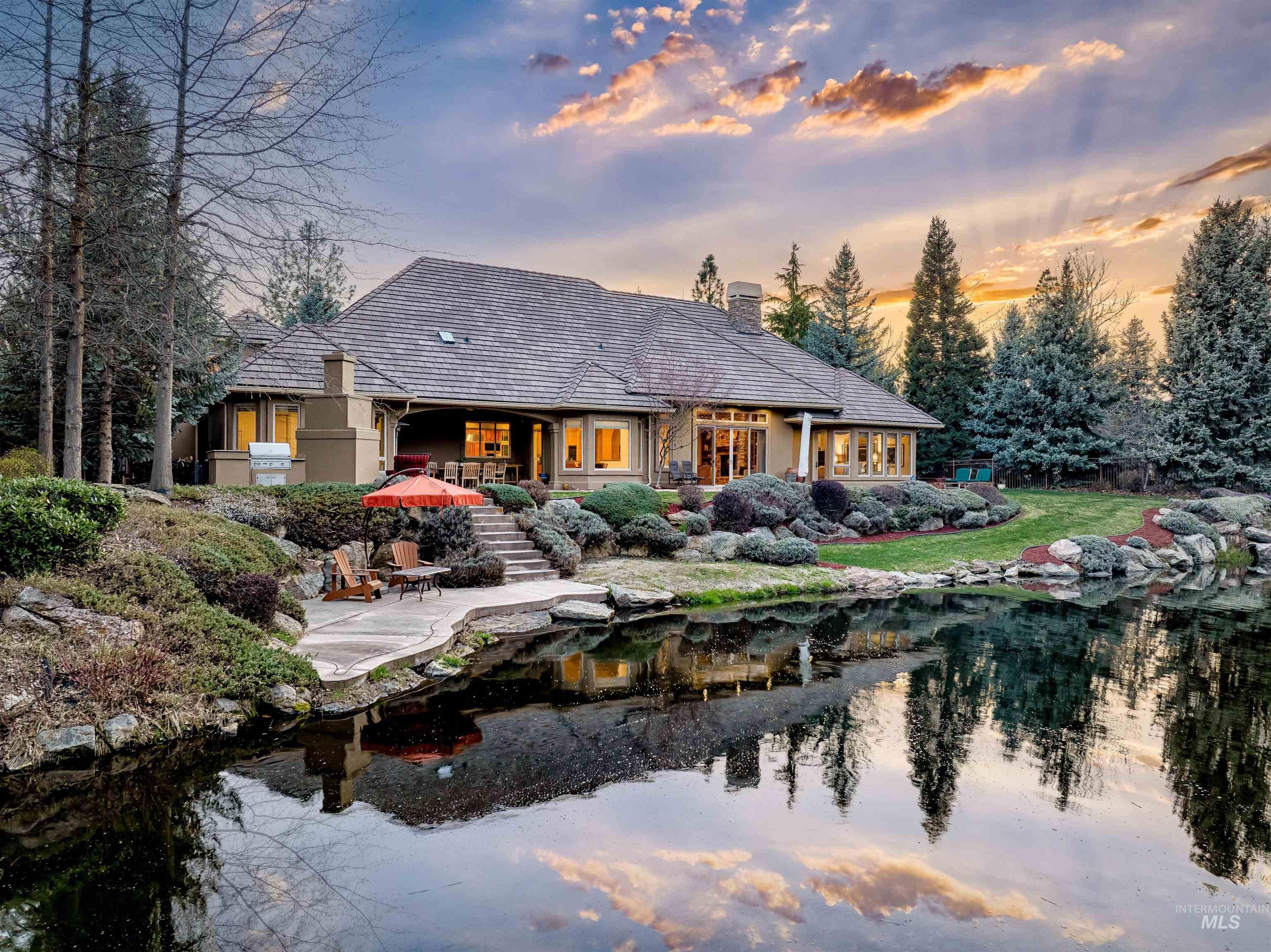 1092 W Shearwater Ln