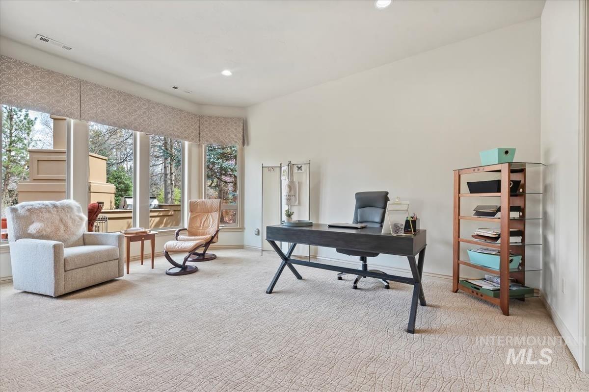 1092 W Shearwater Ln