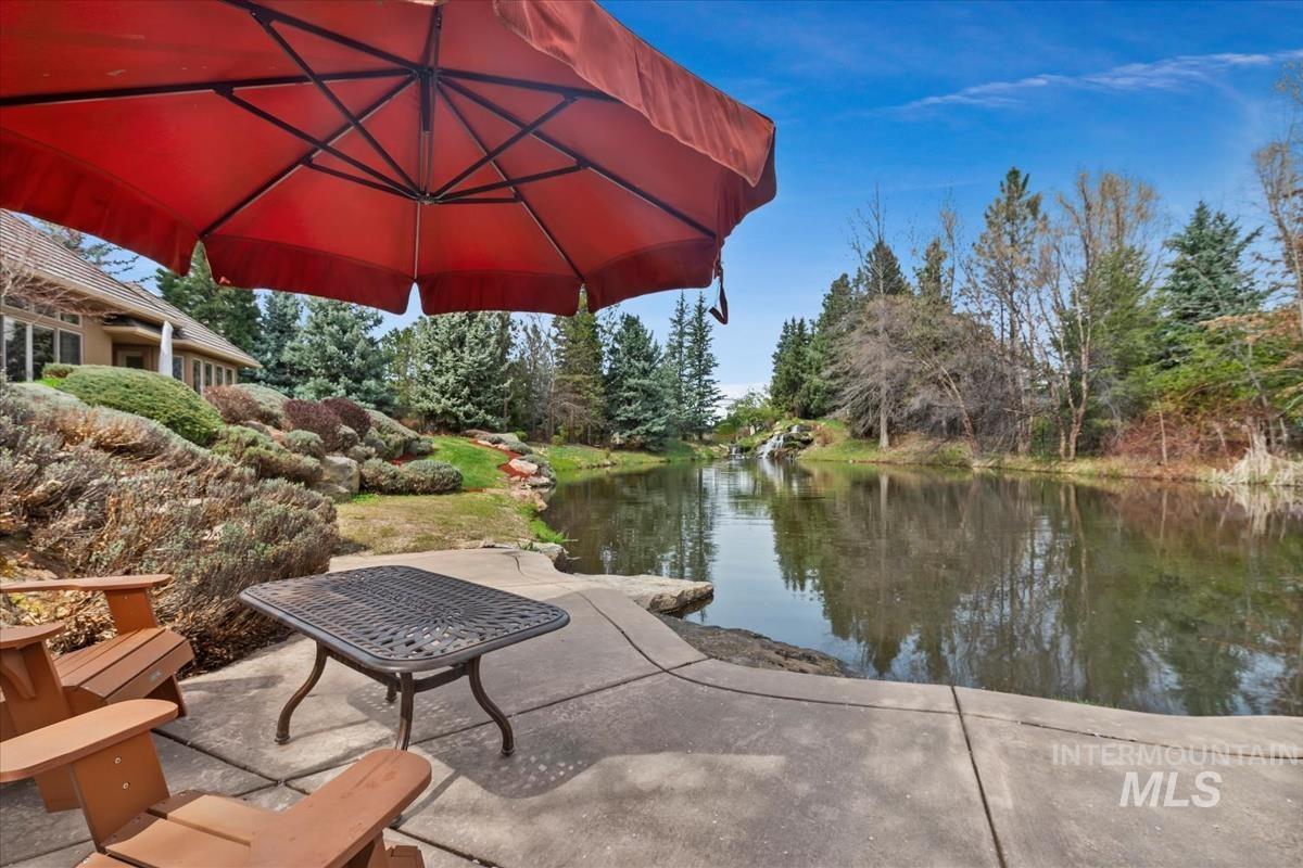 1092 W Shearwater Ln