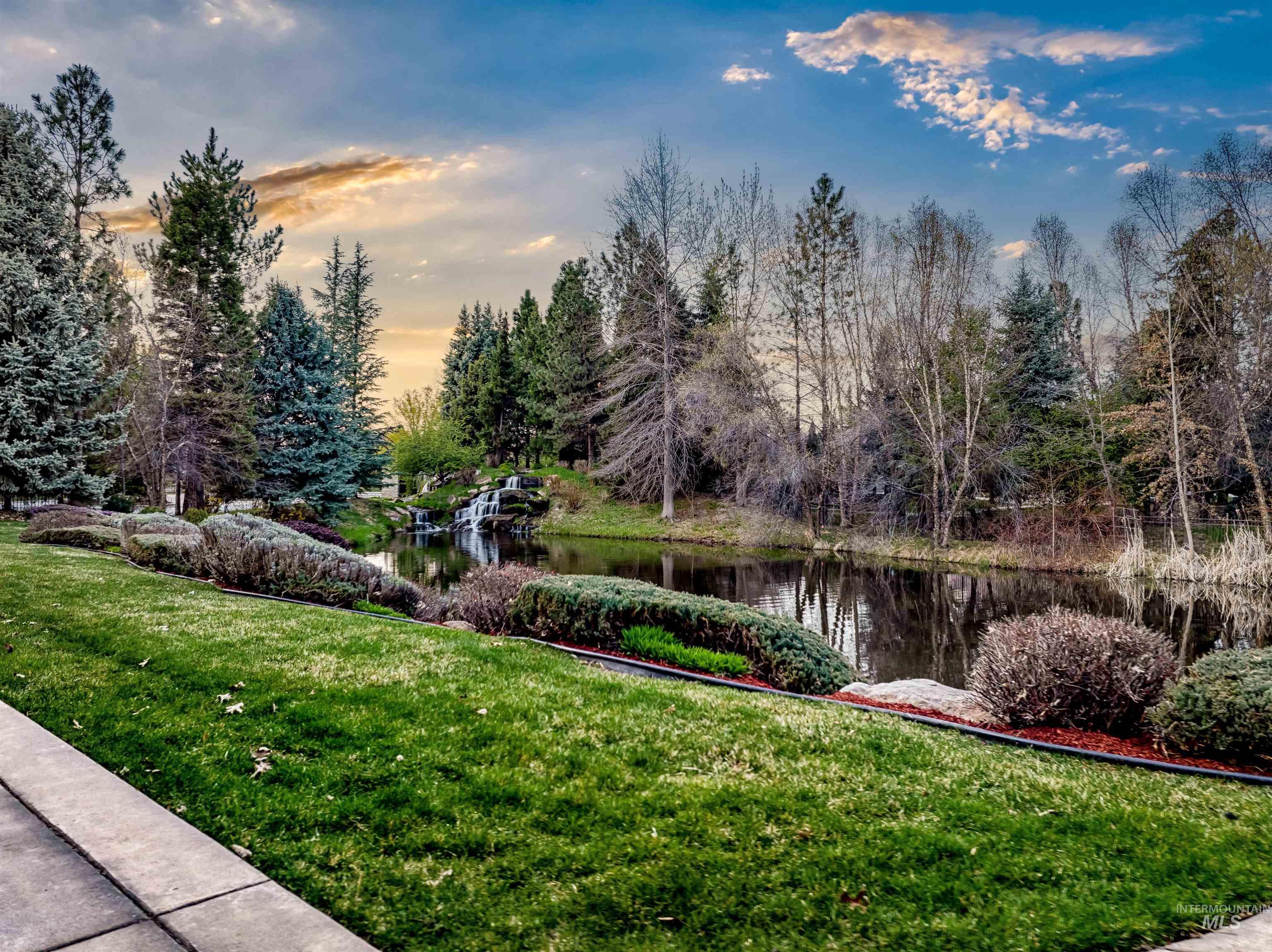 1092 W Shearwater Ln