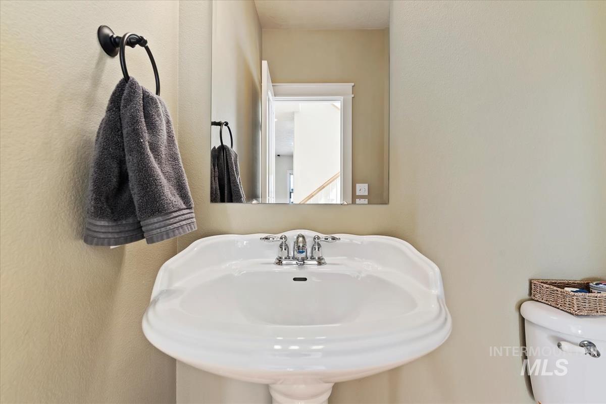 2869 N. Christian Way