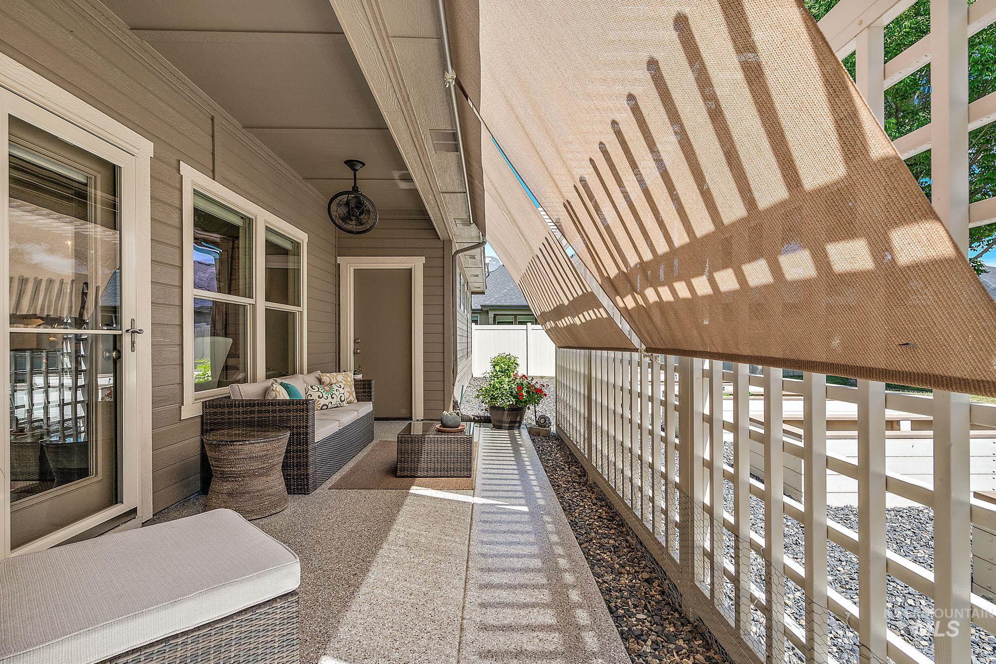 998 E Shadow Creek Lane