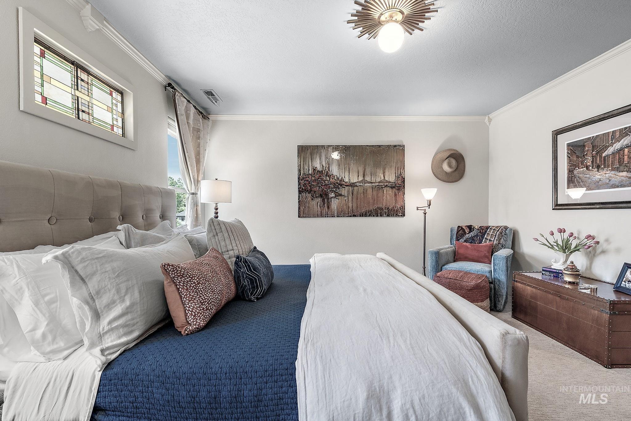 998 E Shadow Creek Lane