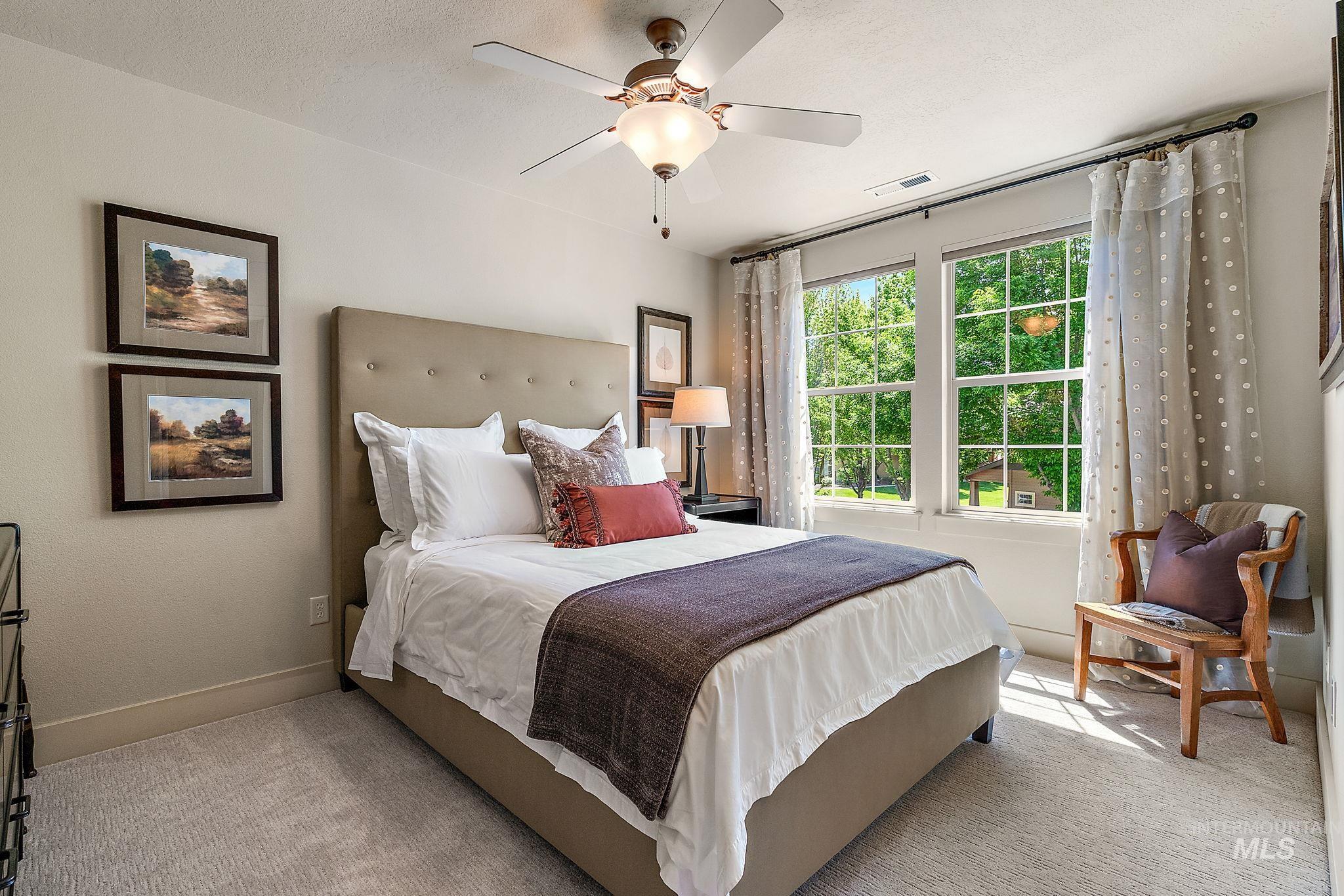 998 E Shadow Creek Lane