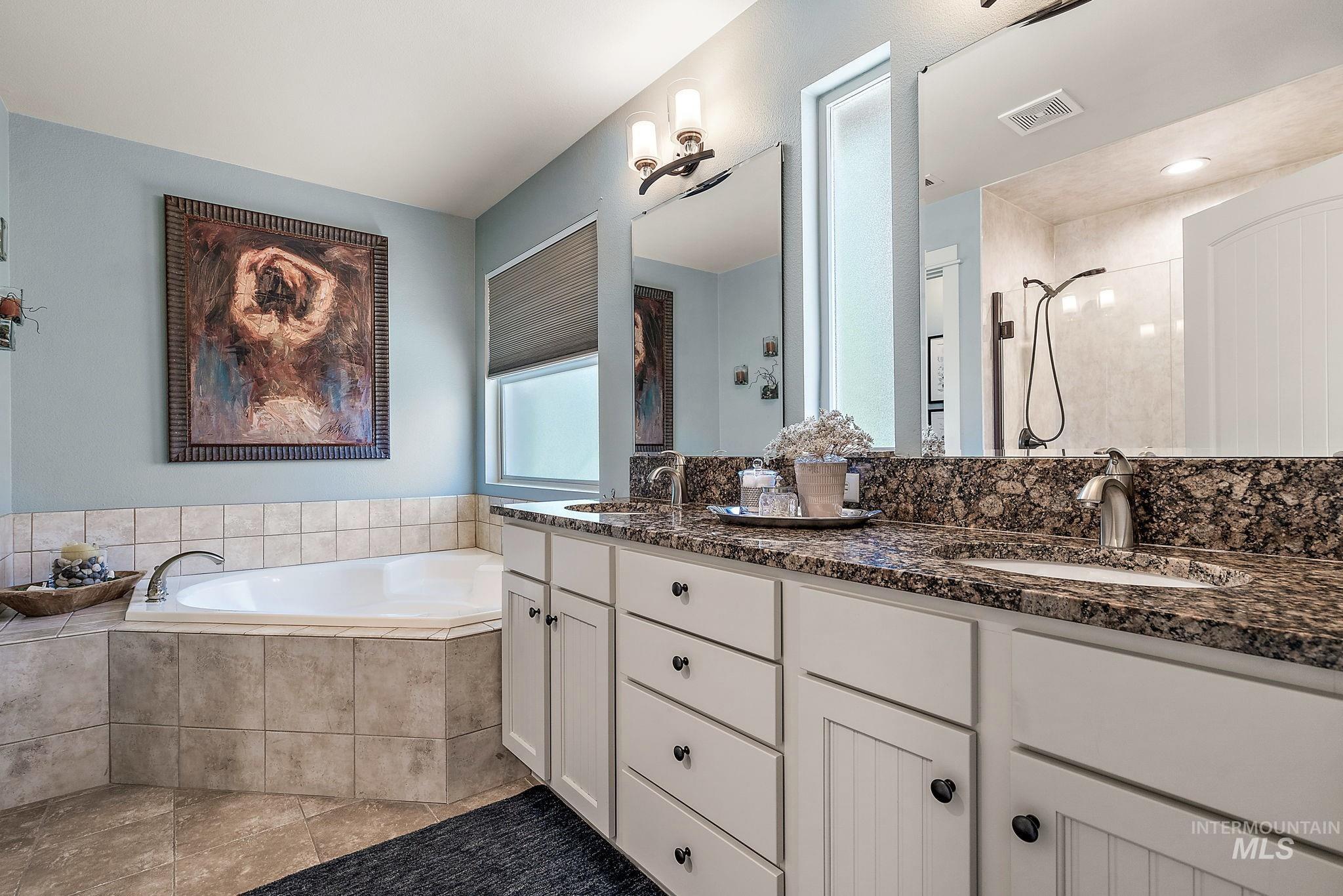 998 E Shadow Creek Lane