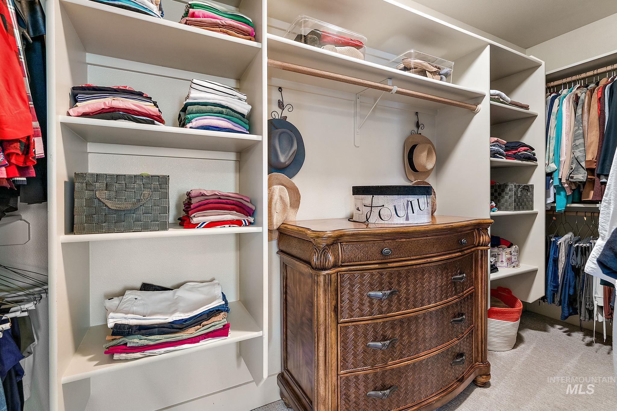 998 E Shadow Creek Lane