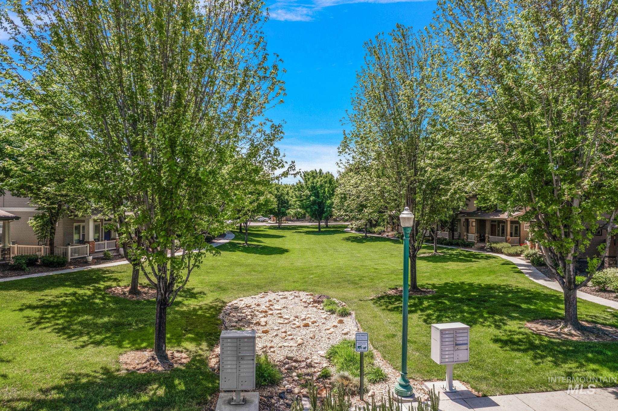 998 E Shadow Creek Lane