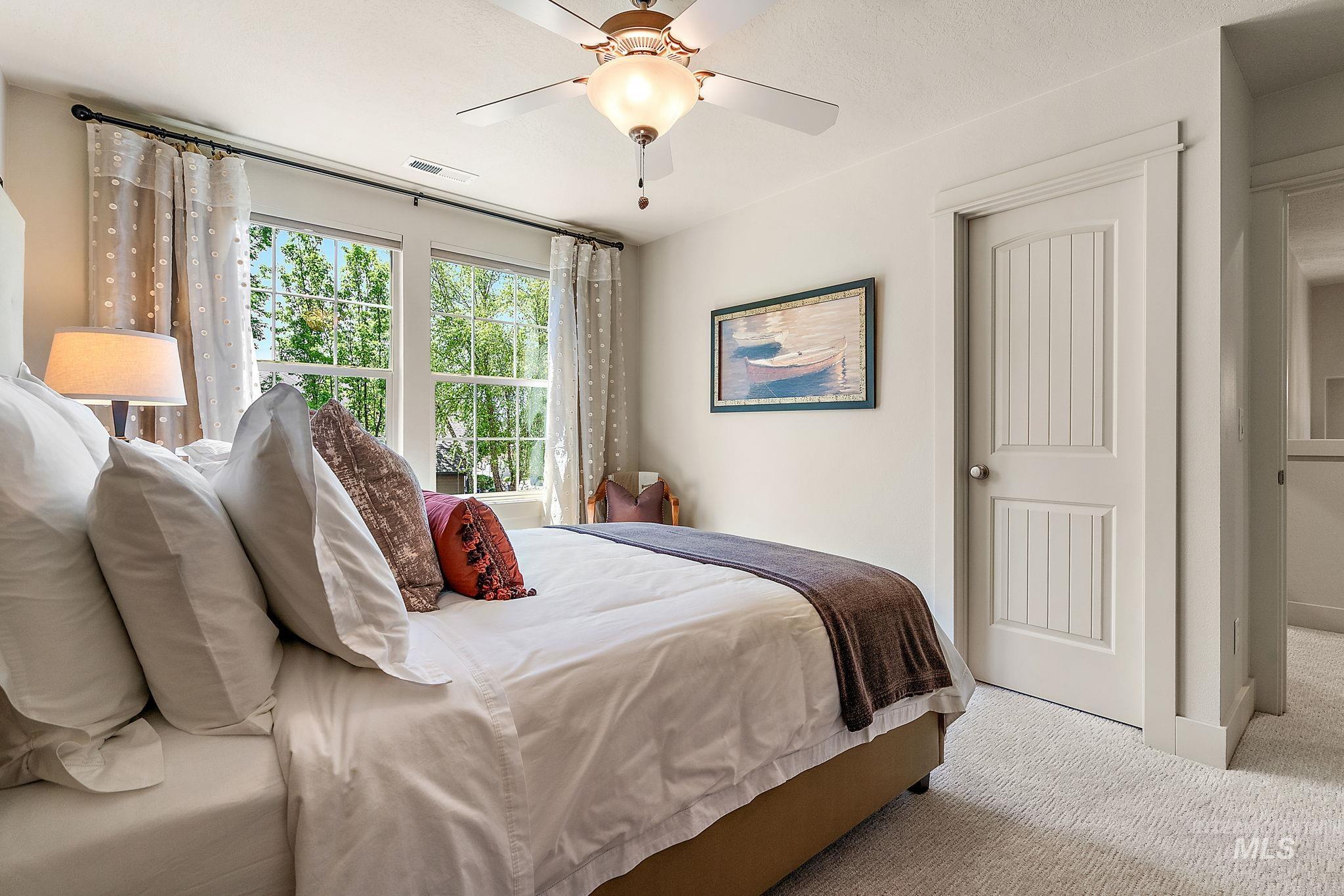 998 E Shadow Creek Lane