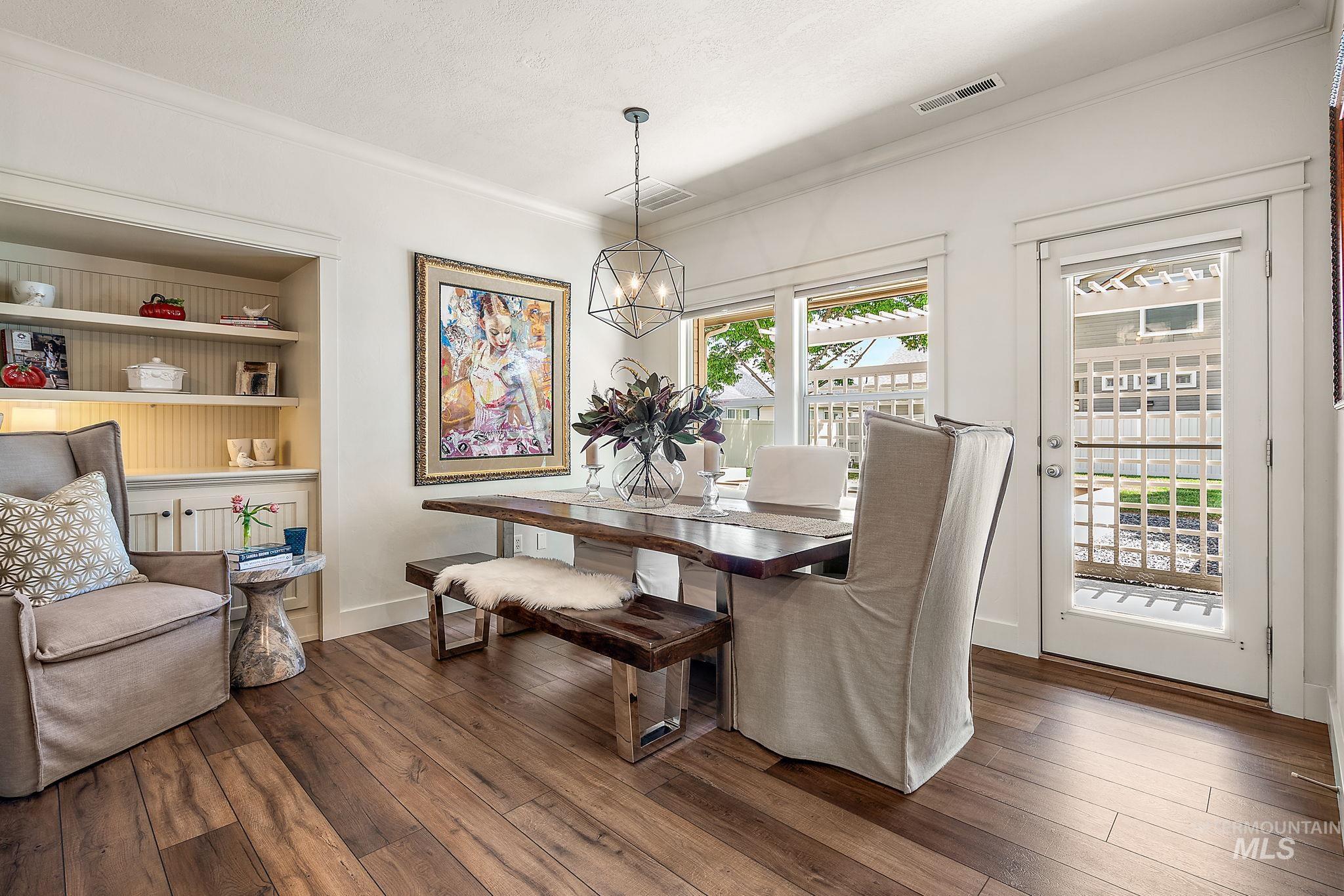 998 E Shadow Creek Lane