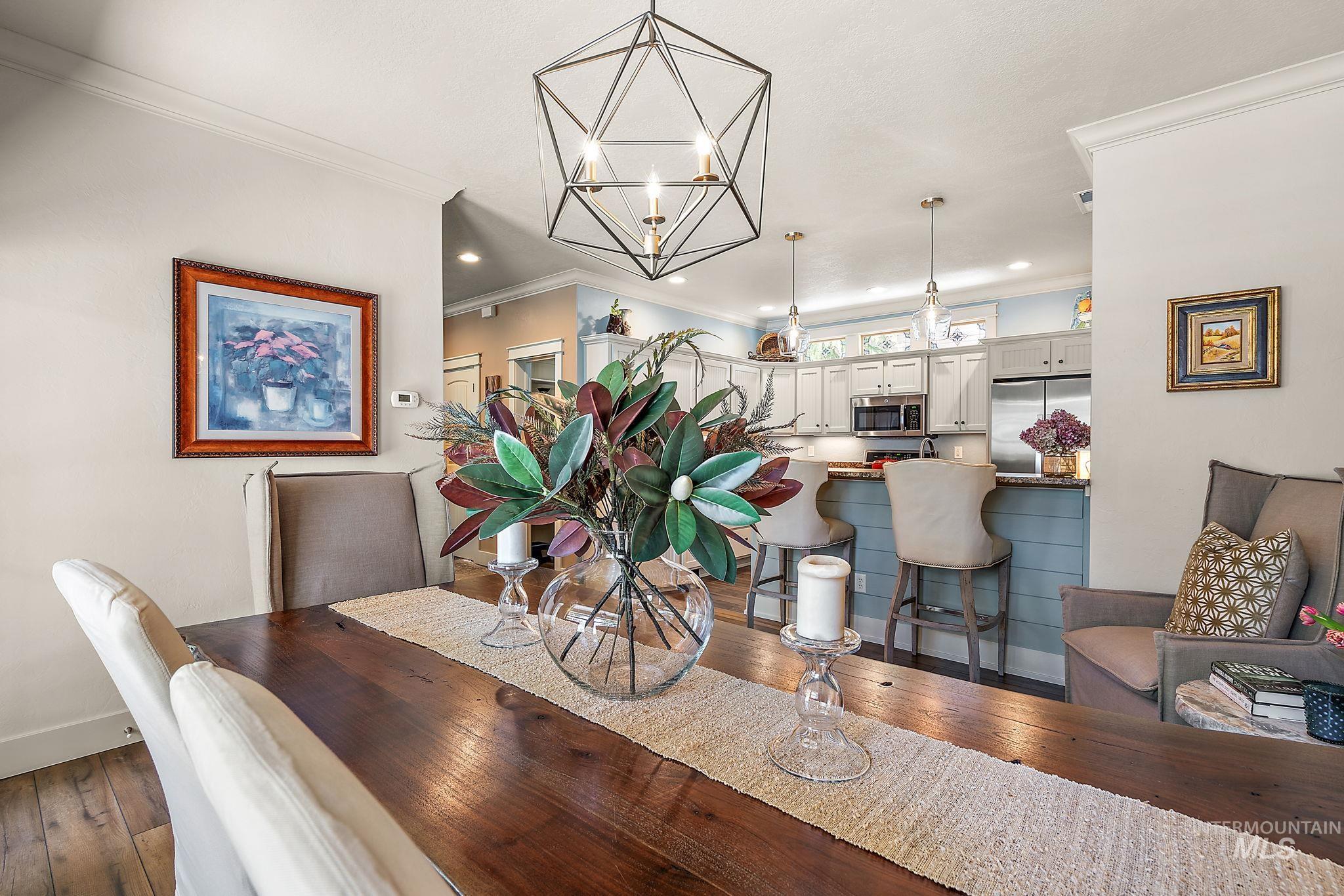 998 E Shadow Creek Lane