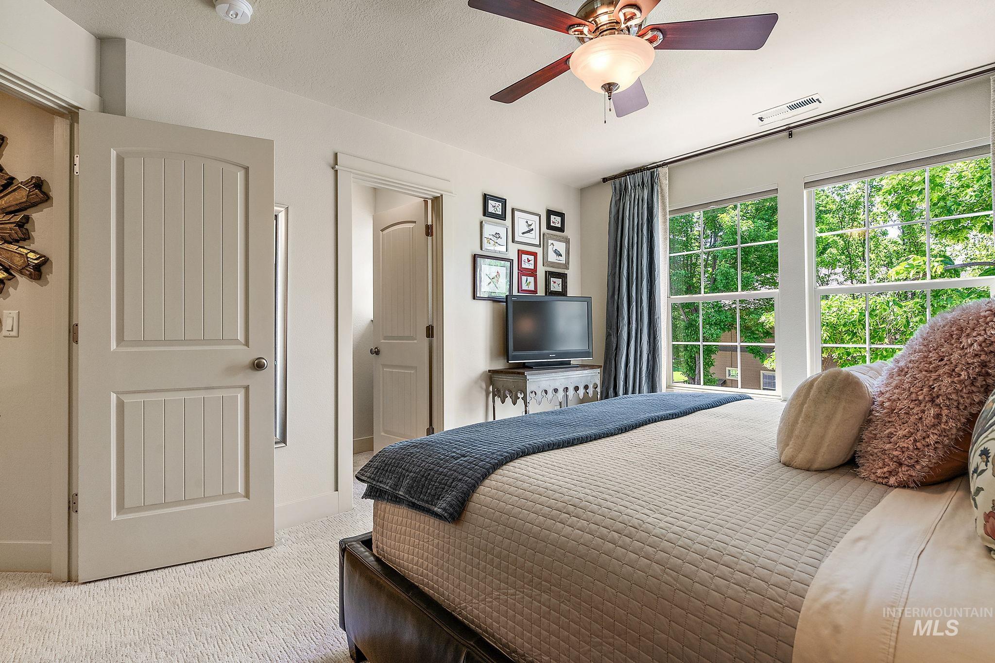 998 E Shadow Creek Lane