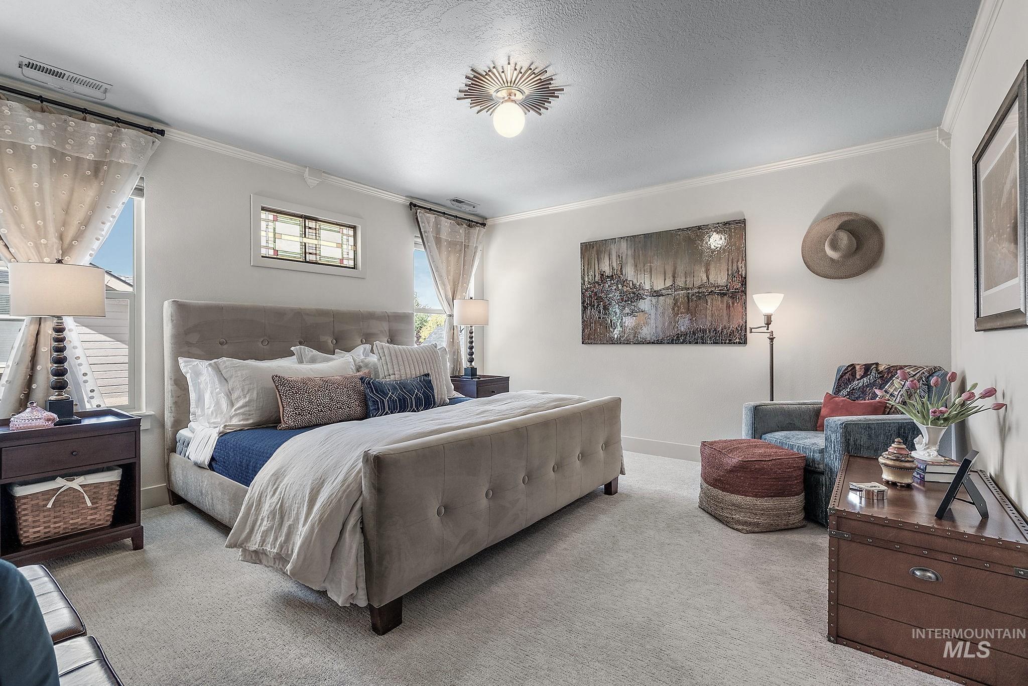 998 E Shadow Creek Lane