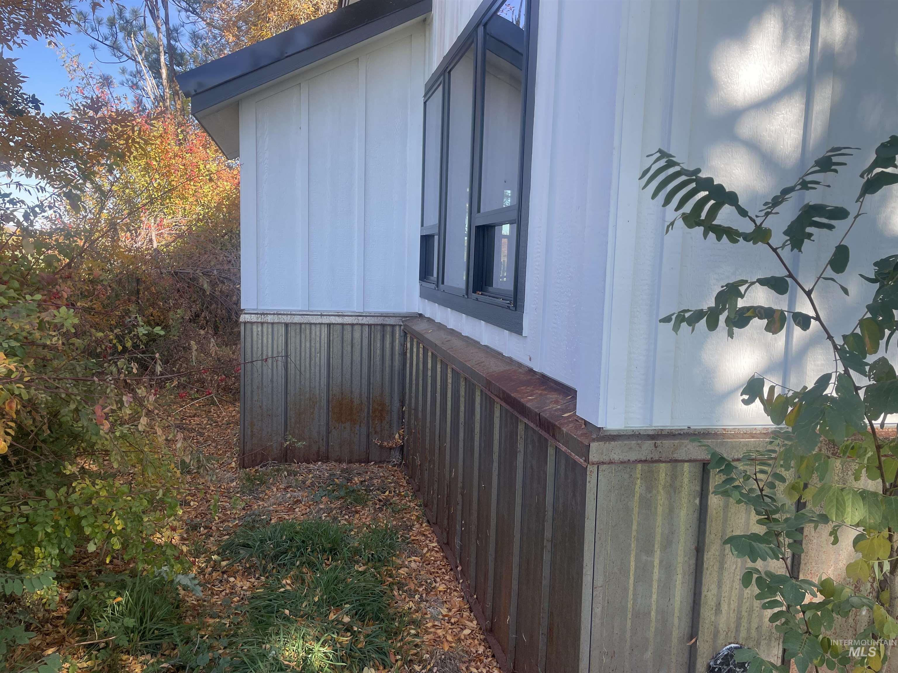 2250 Moritz Ln