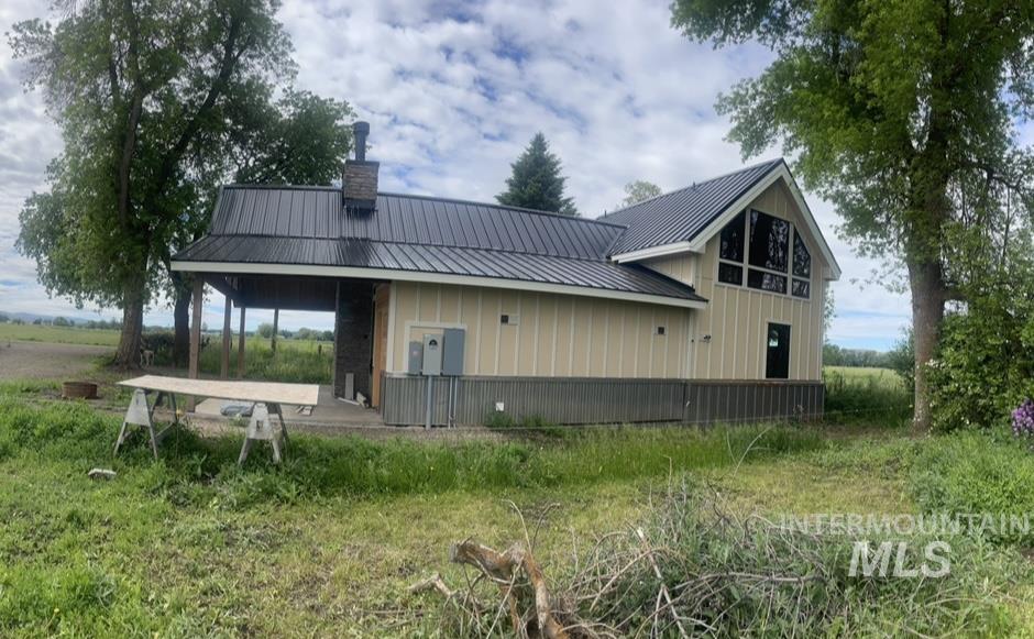 2250 Moritz Ln