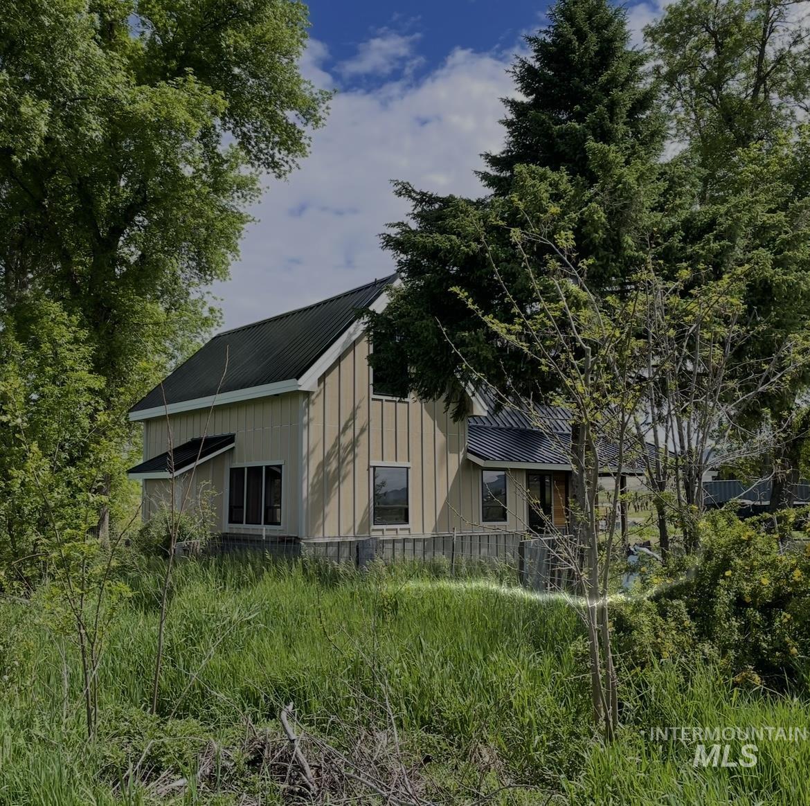 2250 Moritz Ln