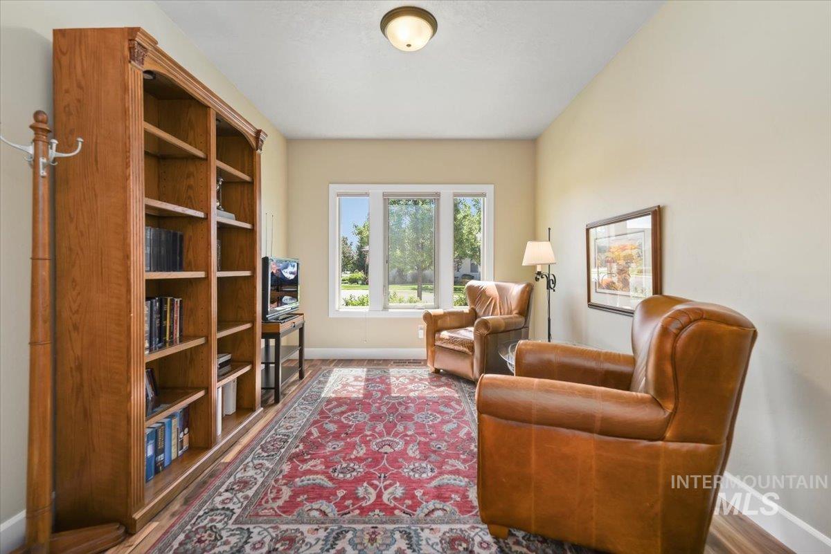 6990 N Moon Drummer Way