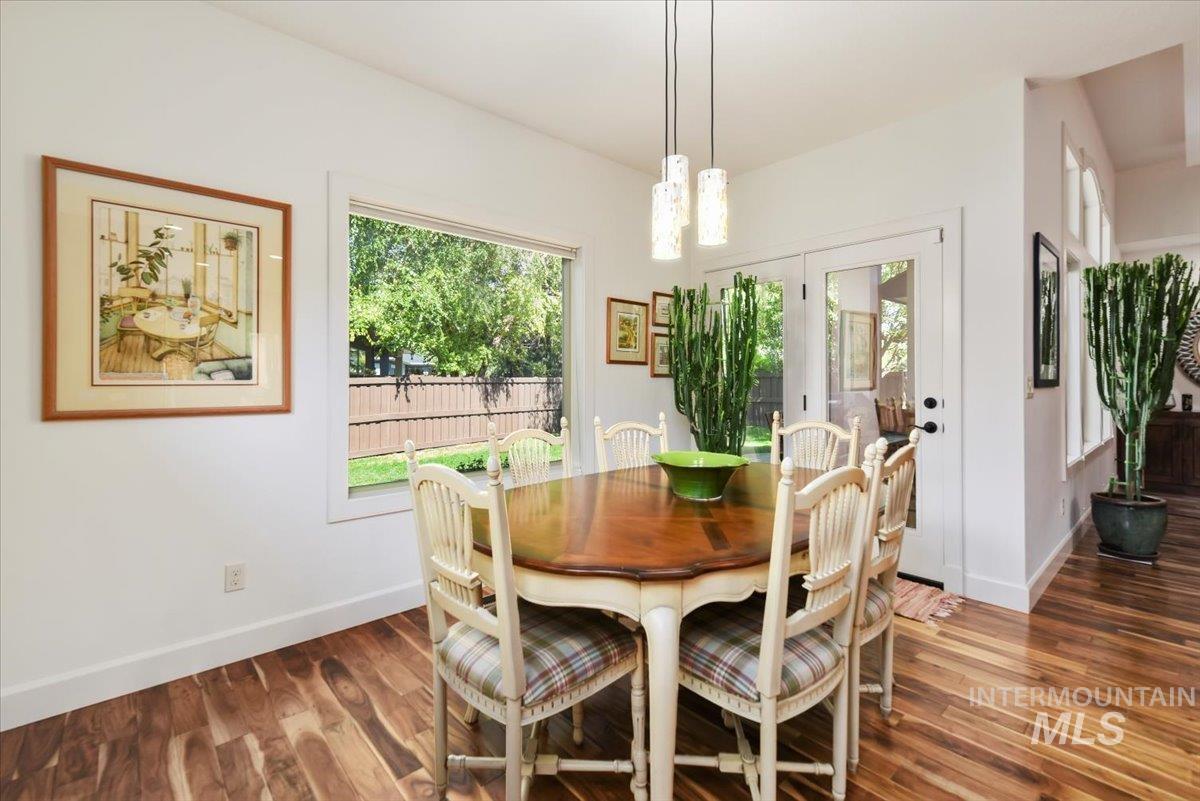 6990 N Moon Drummer Way