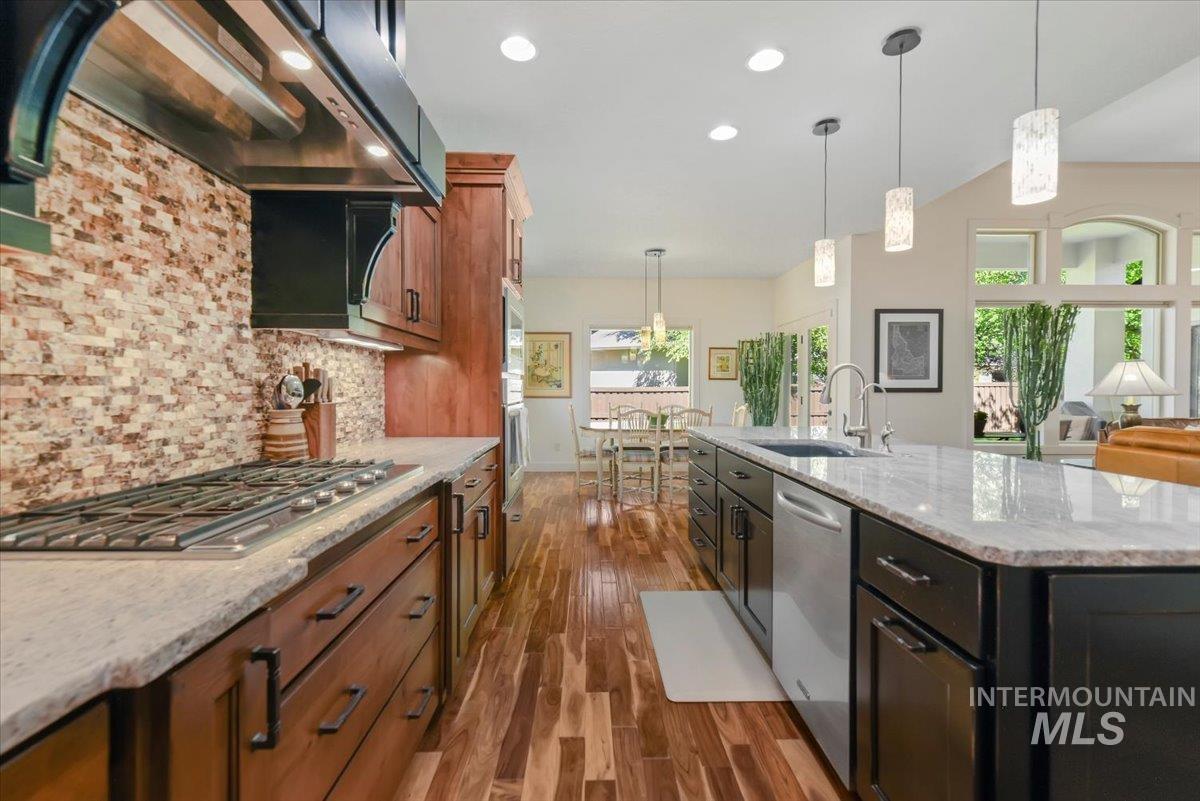 6990 N Moon Drummer Way