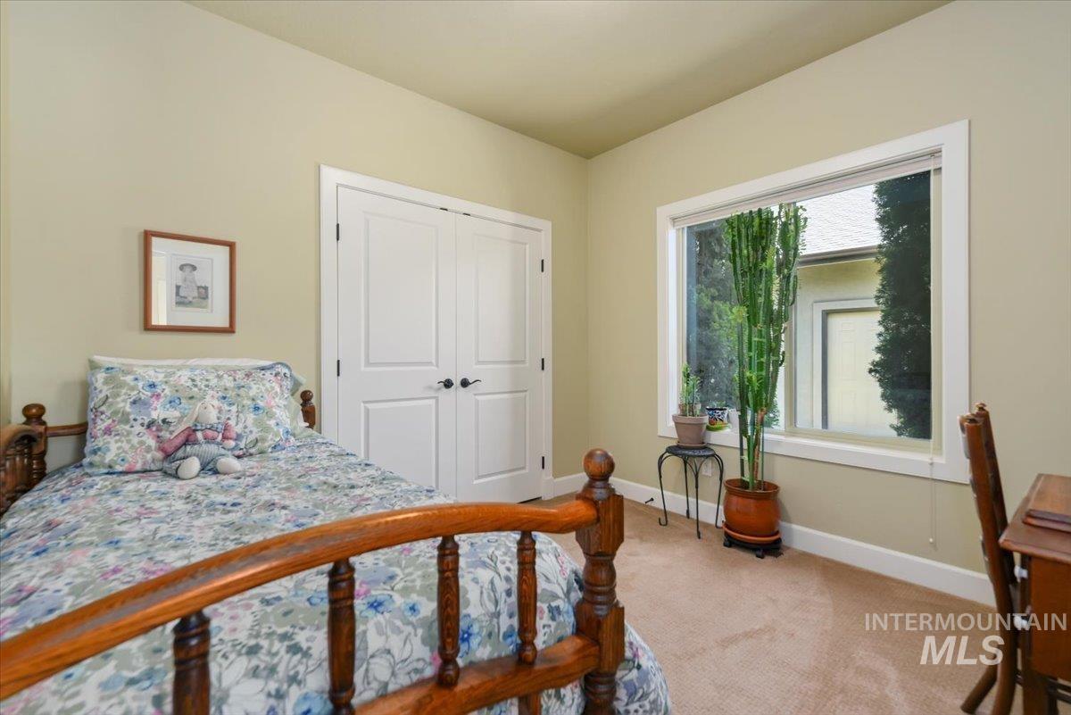 6990 N Moon Drummer Way