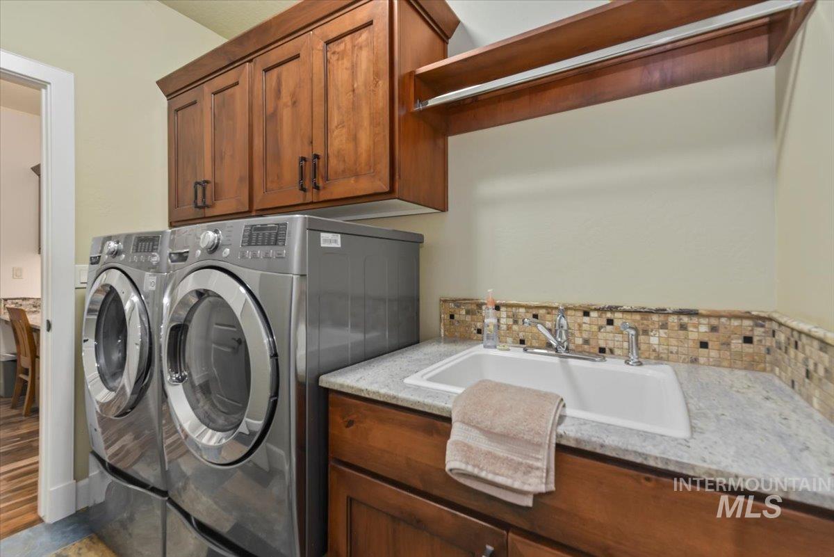 6990 N Moon Drummer Way