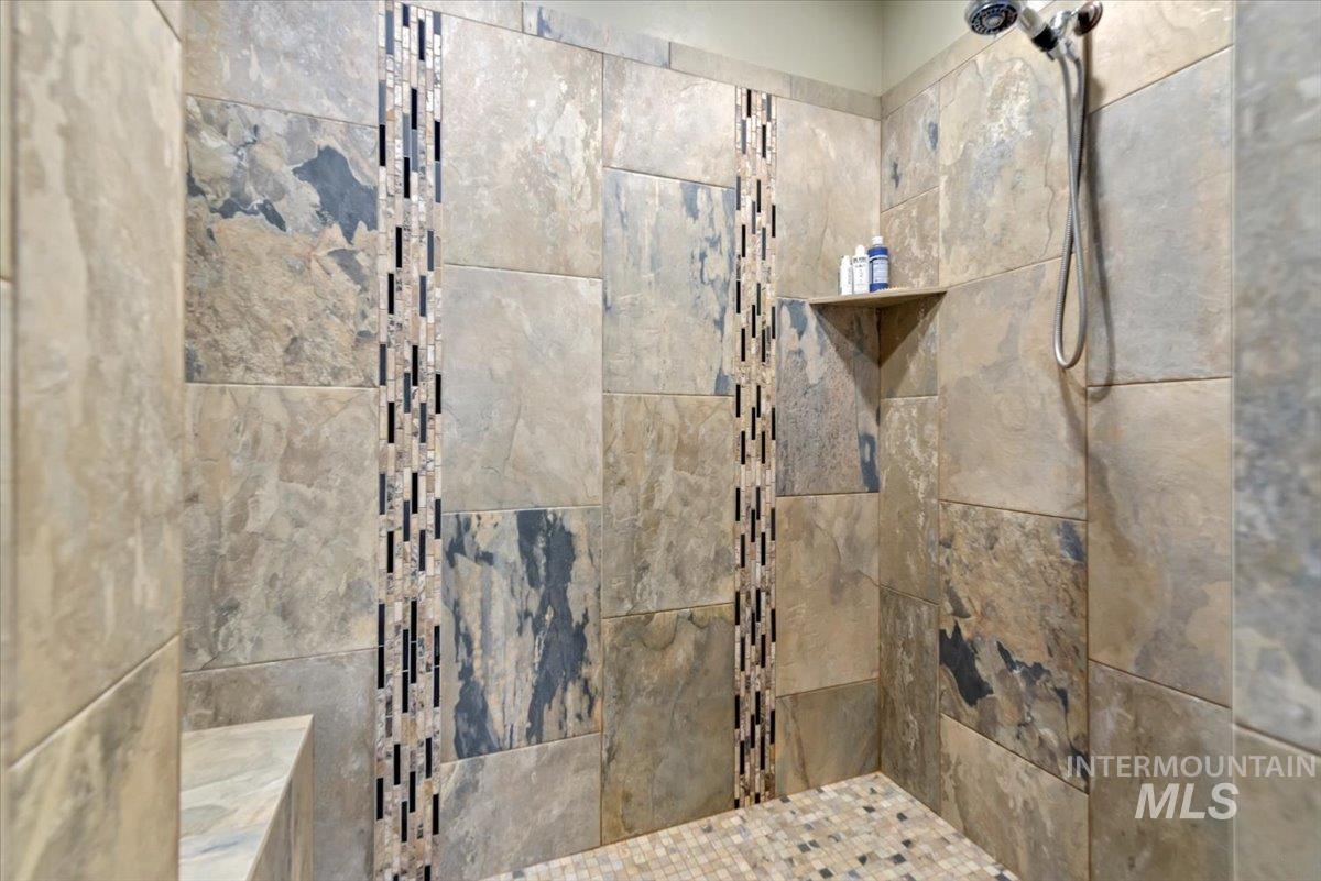 6990 N Moon Drummer Way