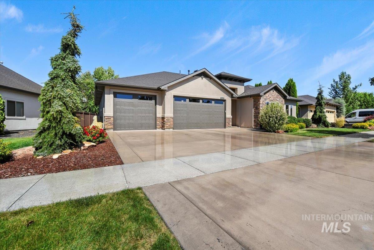 6990 N Moon Drummer Way