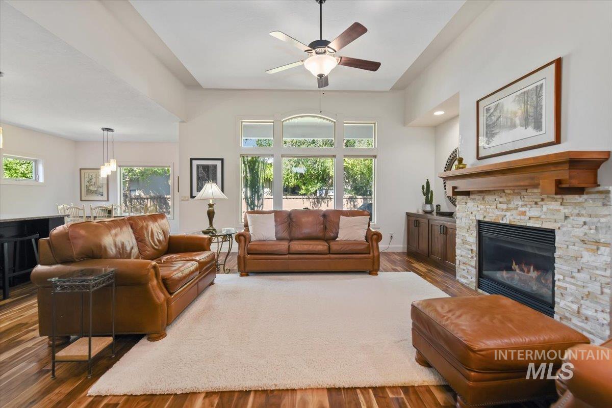 6990 N Moon Drummer Way