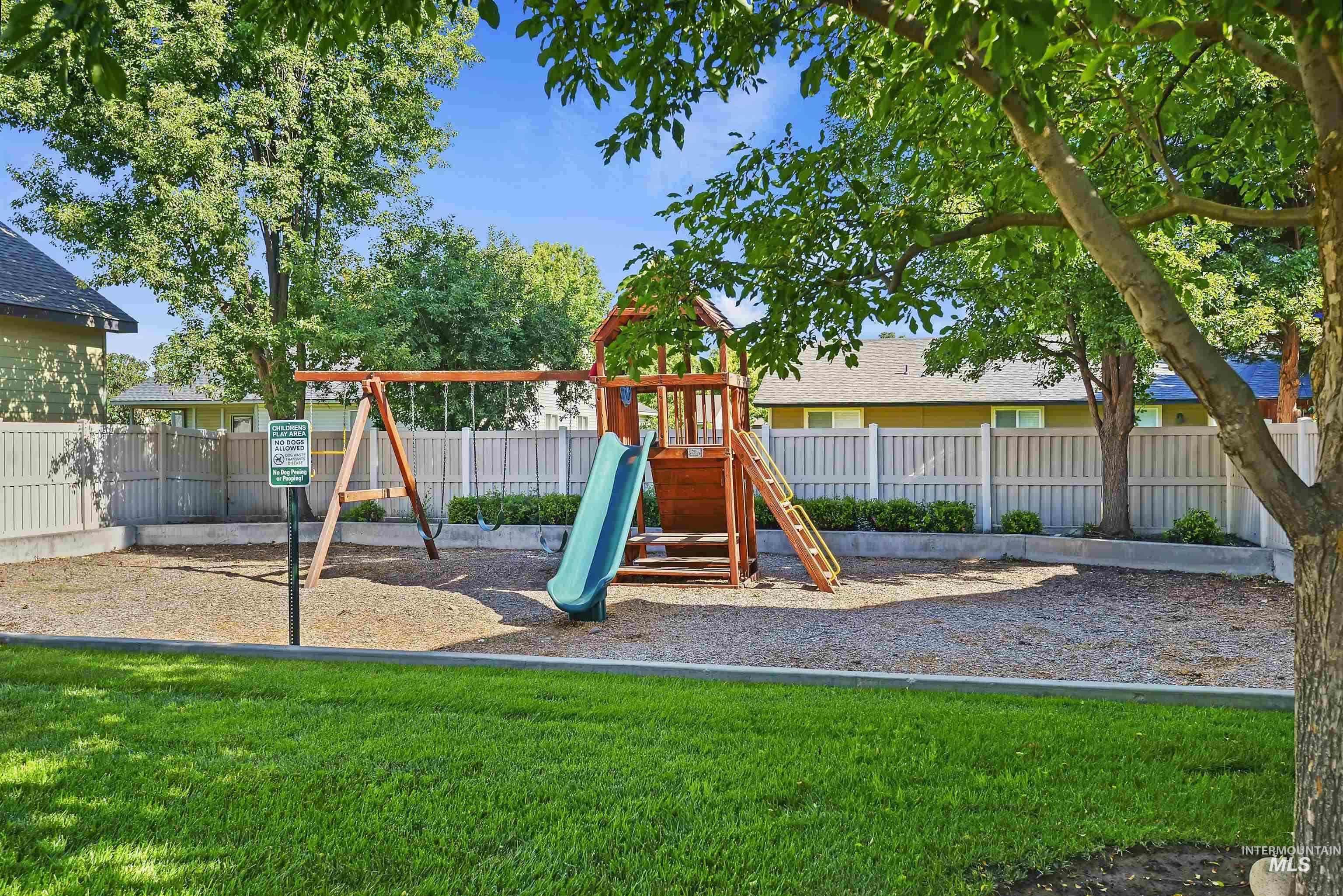 998 E Shadow Creek Lane